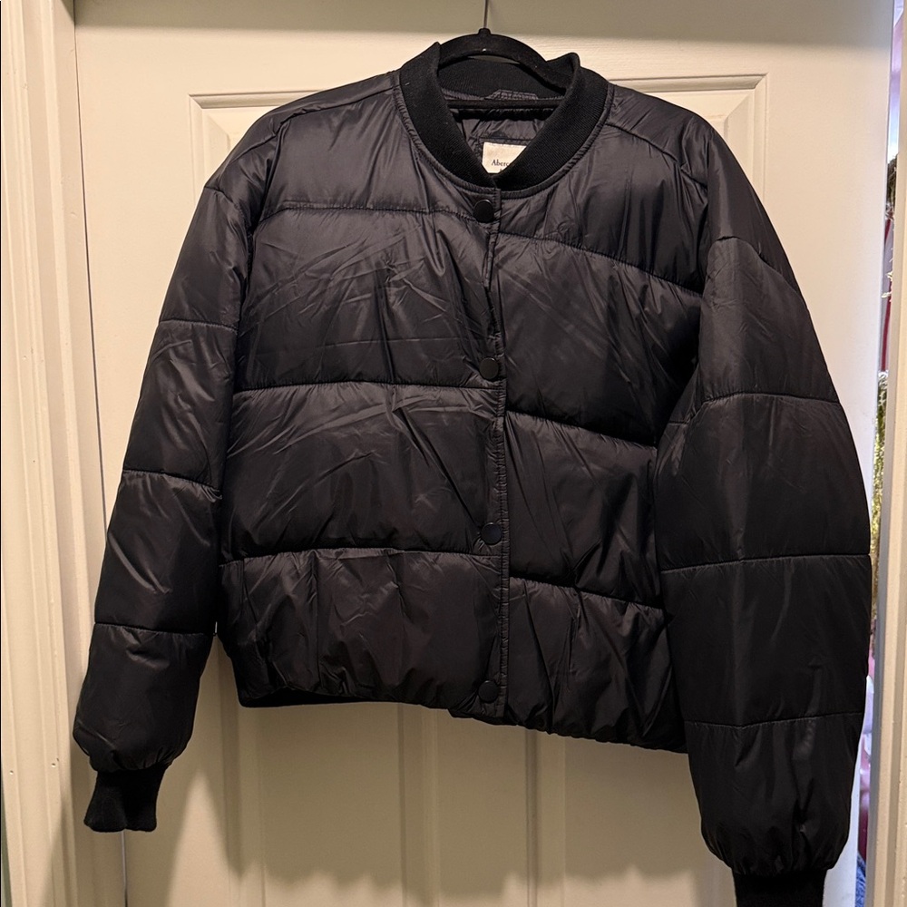 Abercrombie & Fitch Black Cropped Puffer Jacket